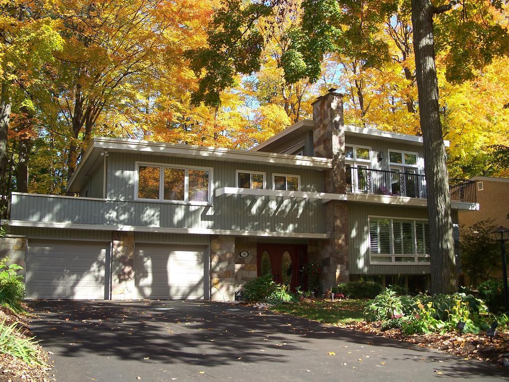 Forest Hill Bed And Breakfast Kitchener Exterior photo