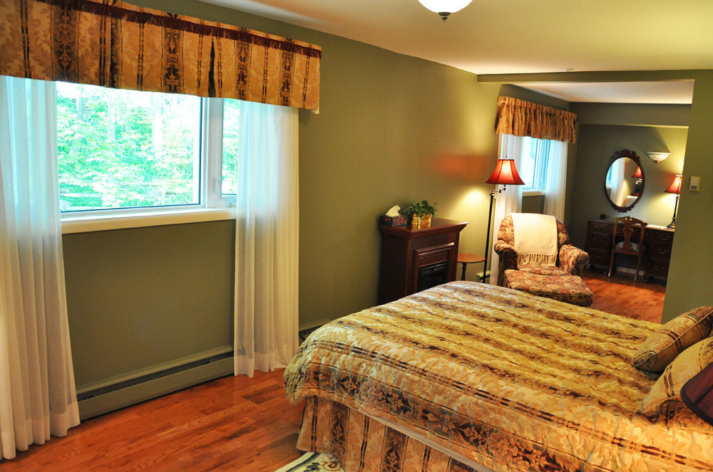Forest Hill Bed And Breakfast Kitchener Exterior photo